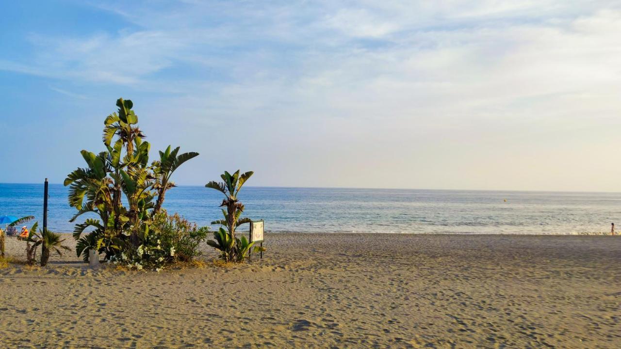 Laguna Beach Costasol - Alojamientos La Torre Torrox Exterior photo